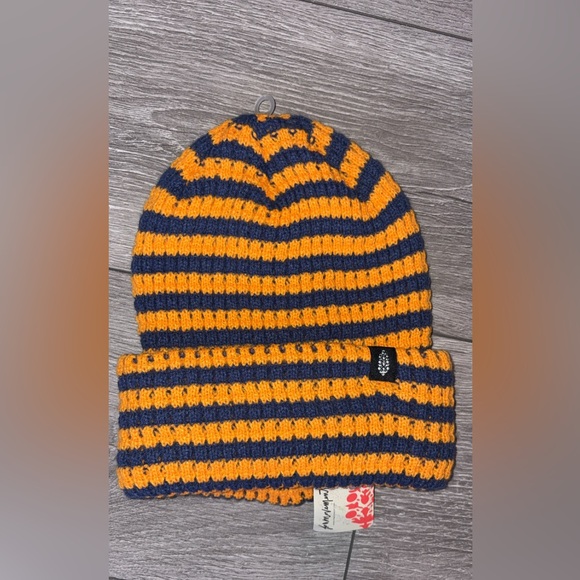 Free People Movement Varsity Hat Orange Blue Knit New With Tags! - Picture 1 of 4